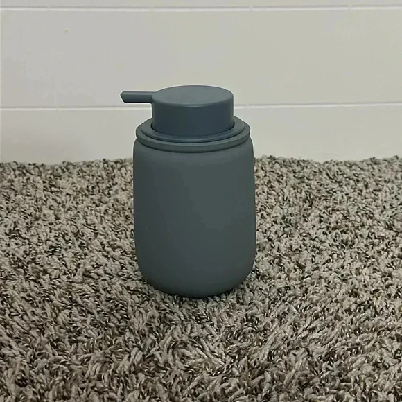 Ugg Lotion Dipenser - Picture 2 of 5